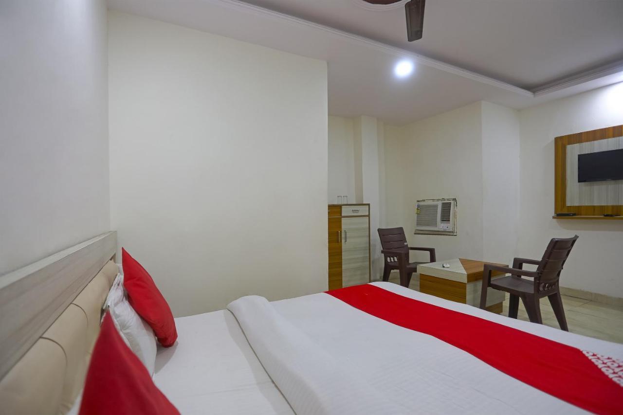 Oyo Flagship 79289 Hotel Grand Keshav Ghaziabad Luaran gambar