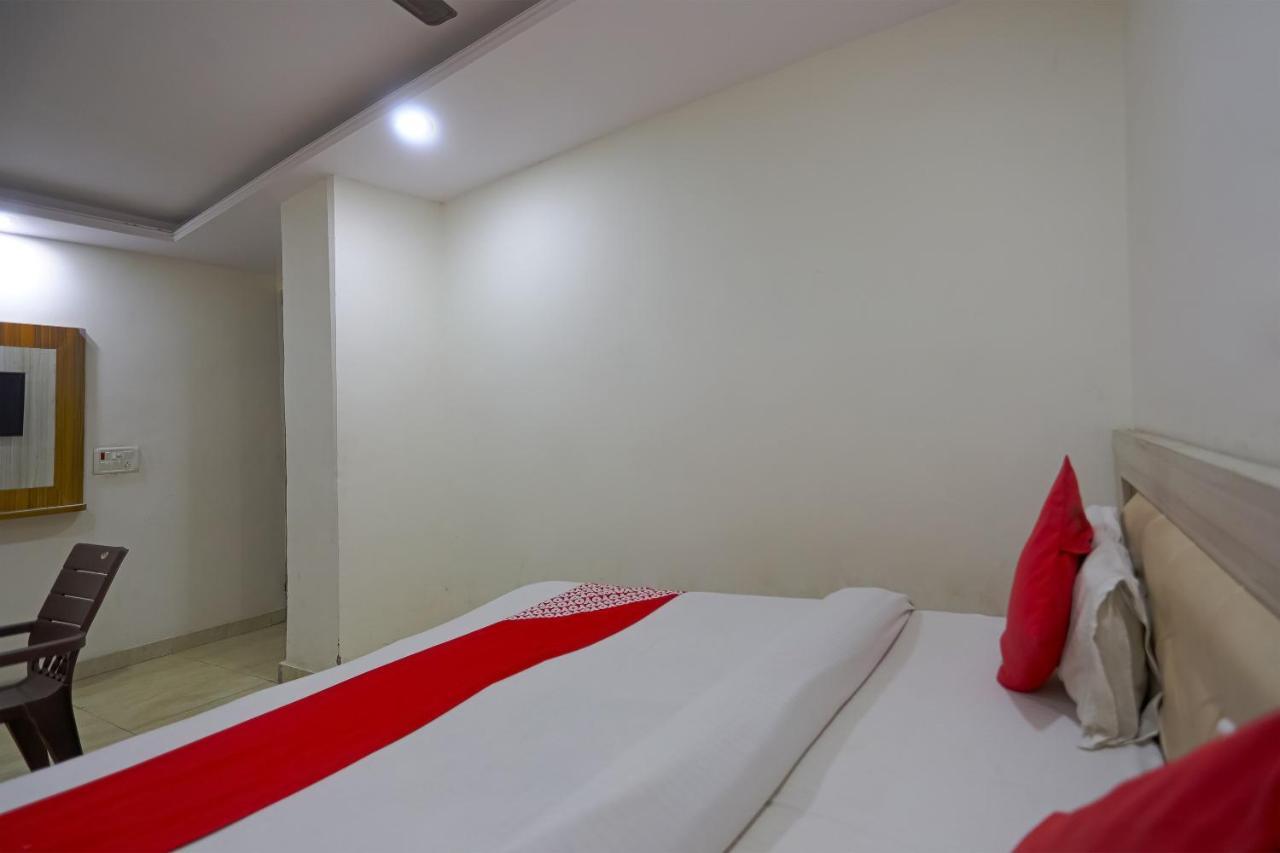 Oyo Flagship 79289 Hotel Grand Keshav Ghaziabad Luaran gambar