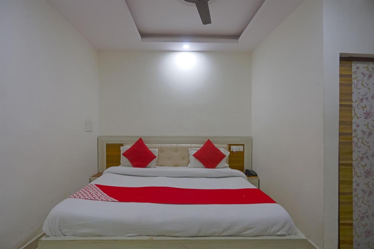 Oyo Flagship 79289 Hotel Grand Keshav Ghaziabad Luaran gambar